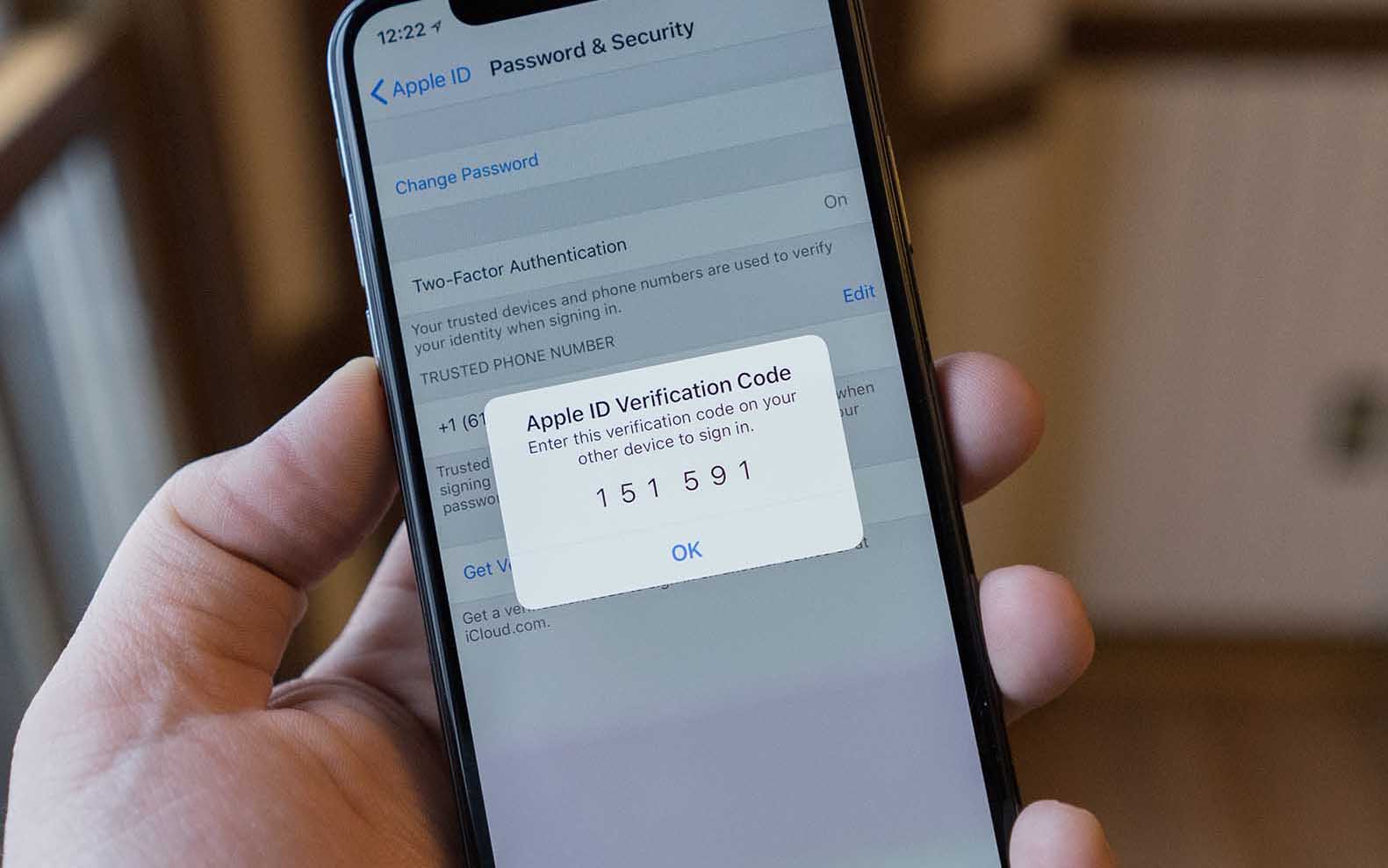 Apple id пришла смс. Двухфакторная аутентификация iphone что делать. Айфон не показывает код +38071.