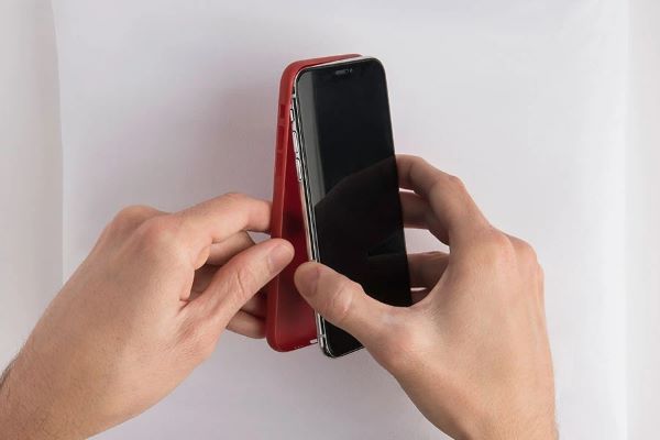 takeoff iphone's case to fix ghost touch on iphone