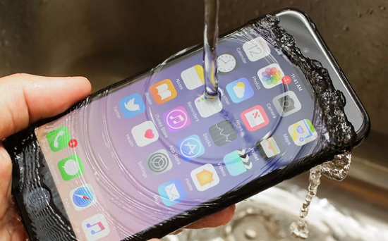 recover data from water damaged iphone